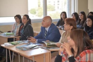 WWF-ի աշխատակիցները Մանկավարժականում